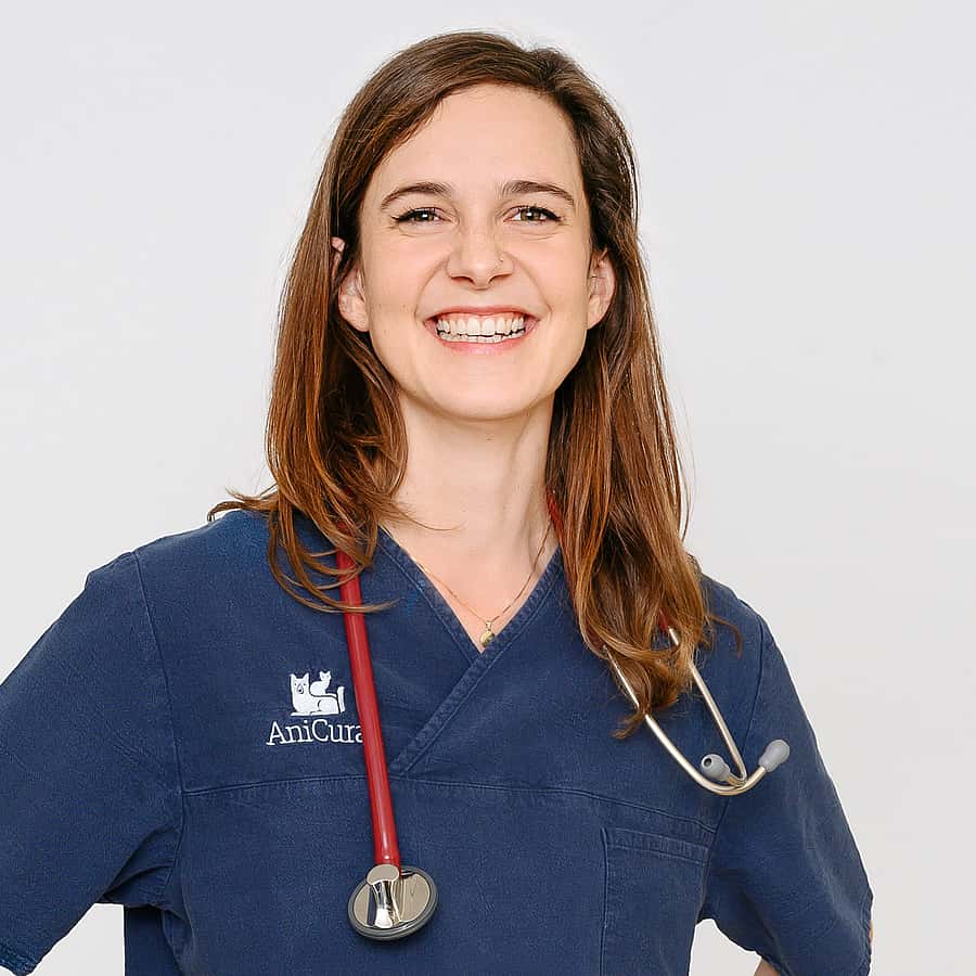 Dr. Anna Valach