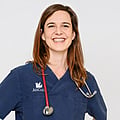 Foto von Dr. Anna Valach, Praxisleitung, Tierärztin, Leitung Zahnambulanz